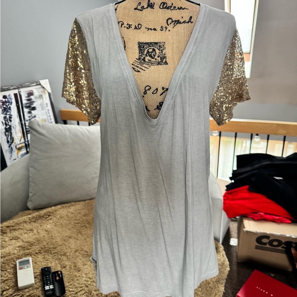 POL V-Neck Top with Gold Sequin Sleeves